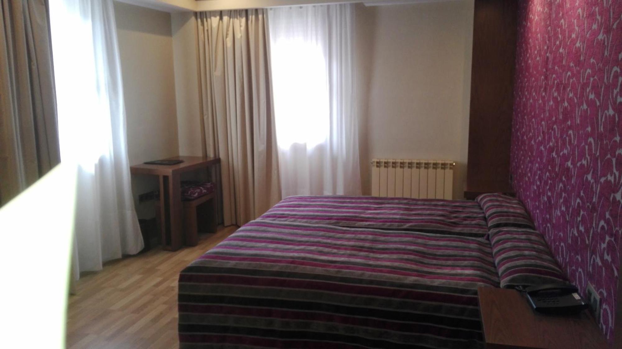 Hotel Los Braseros Burgo Kültér fotó